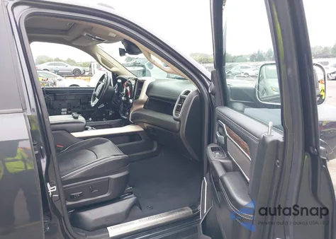 2020 Ram 2500 Laramie 4X4 8' Box z USA, uszkodzony, nr VIN 3C6UR5KL0LG121209